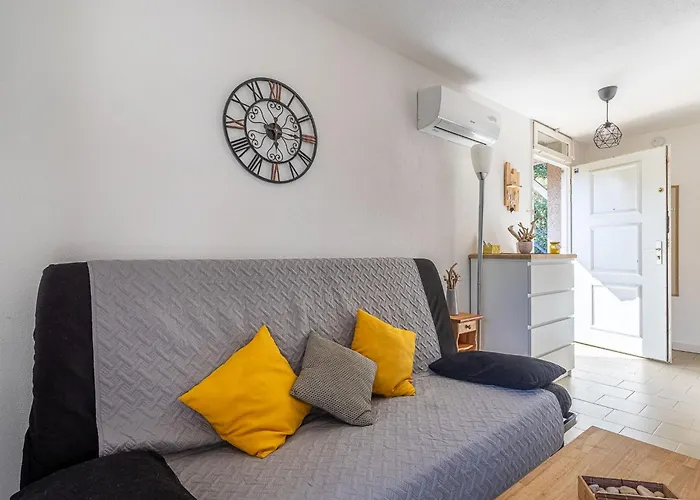 Апартаменты Les Terrasses De Cavaliere Ii By Interhome Ле-Лаванду